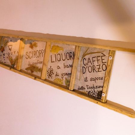 Majon De La Nona Hotel Pozza di Fassa Luaran gambar