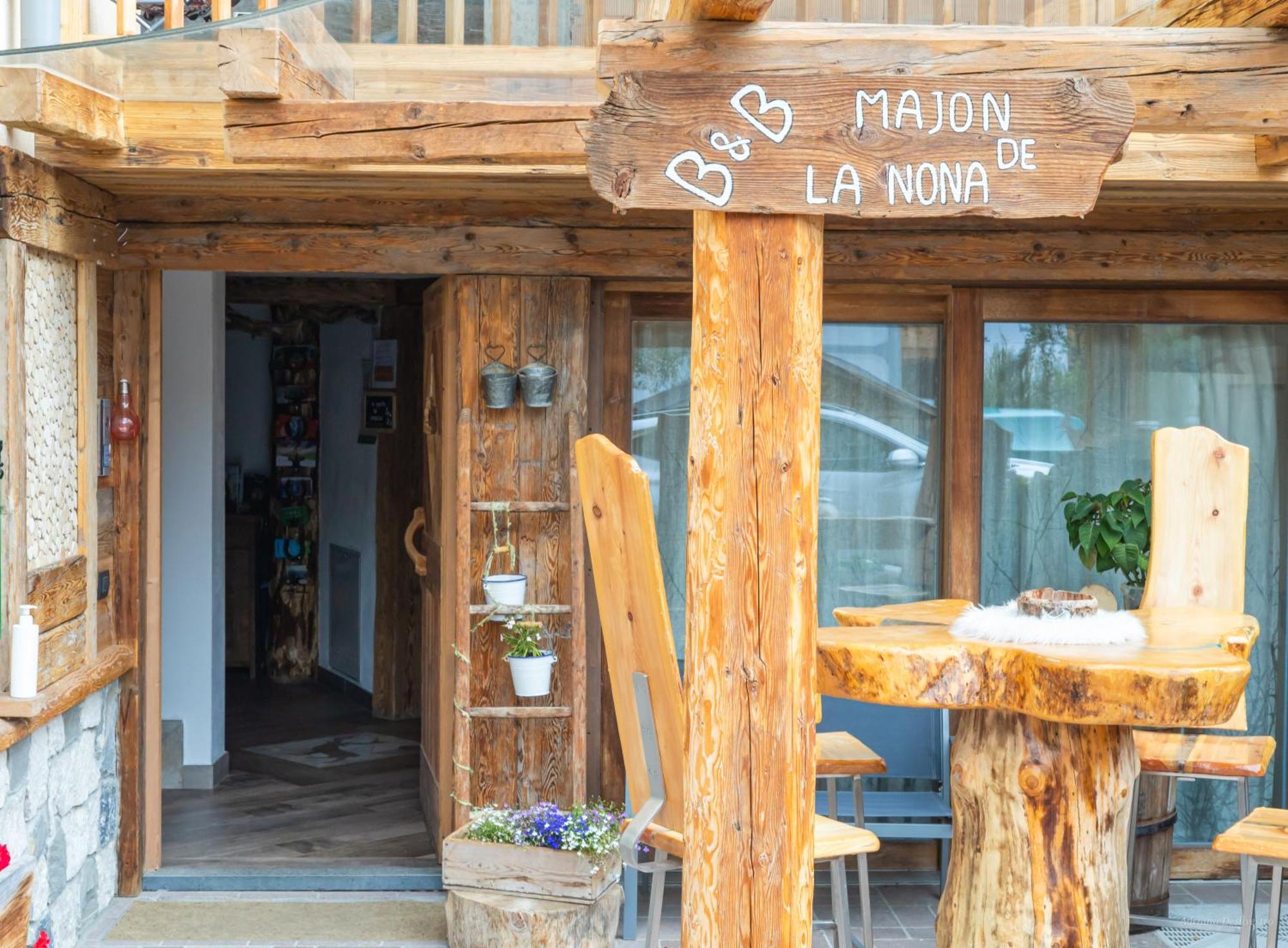 Majon De La Nona Hotel Pozza di Fassa Luaran gambar