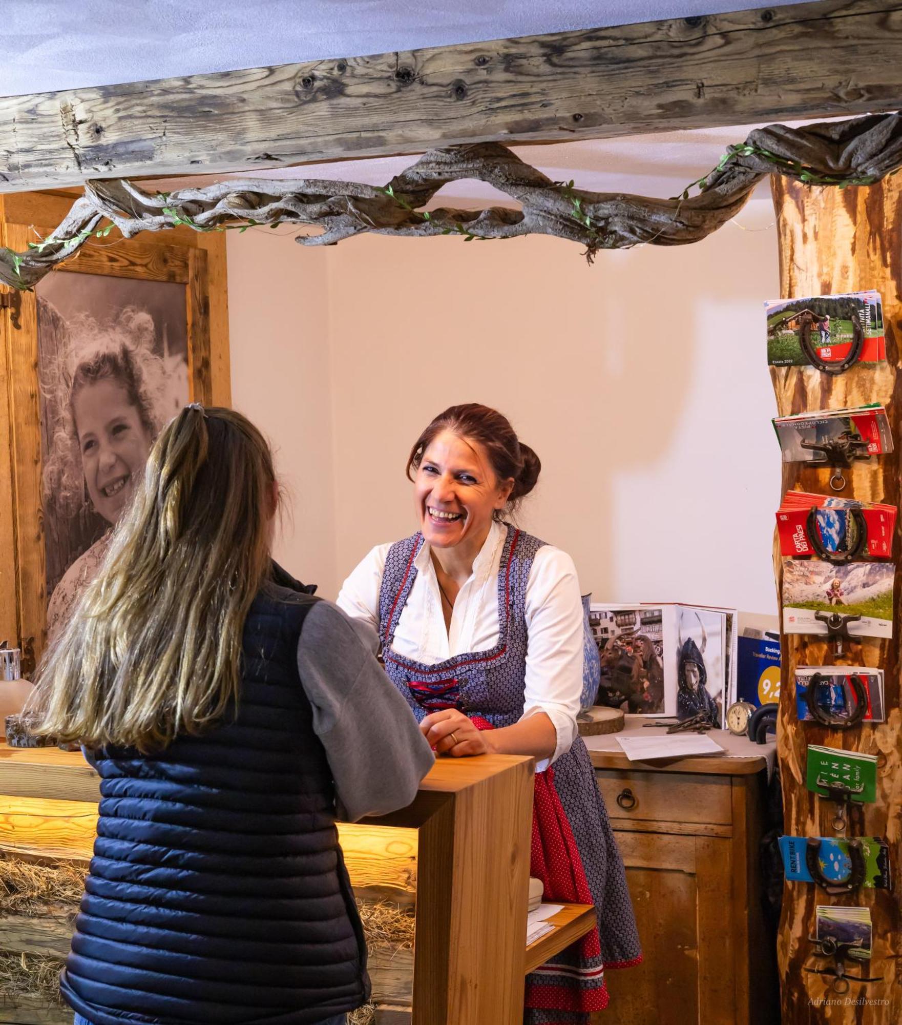 Majon De La Nona Hotel Pozza di Fassa Luaran gambar