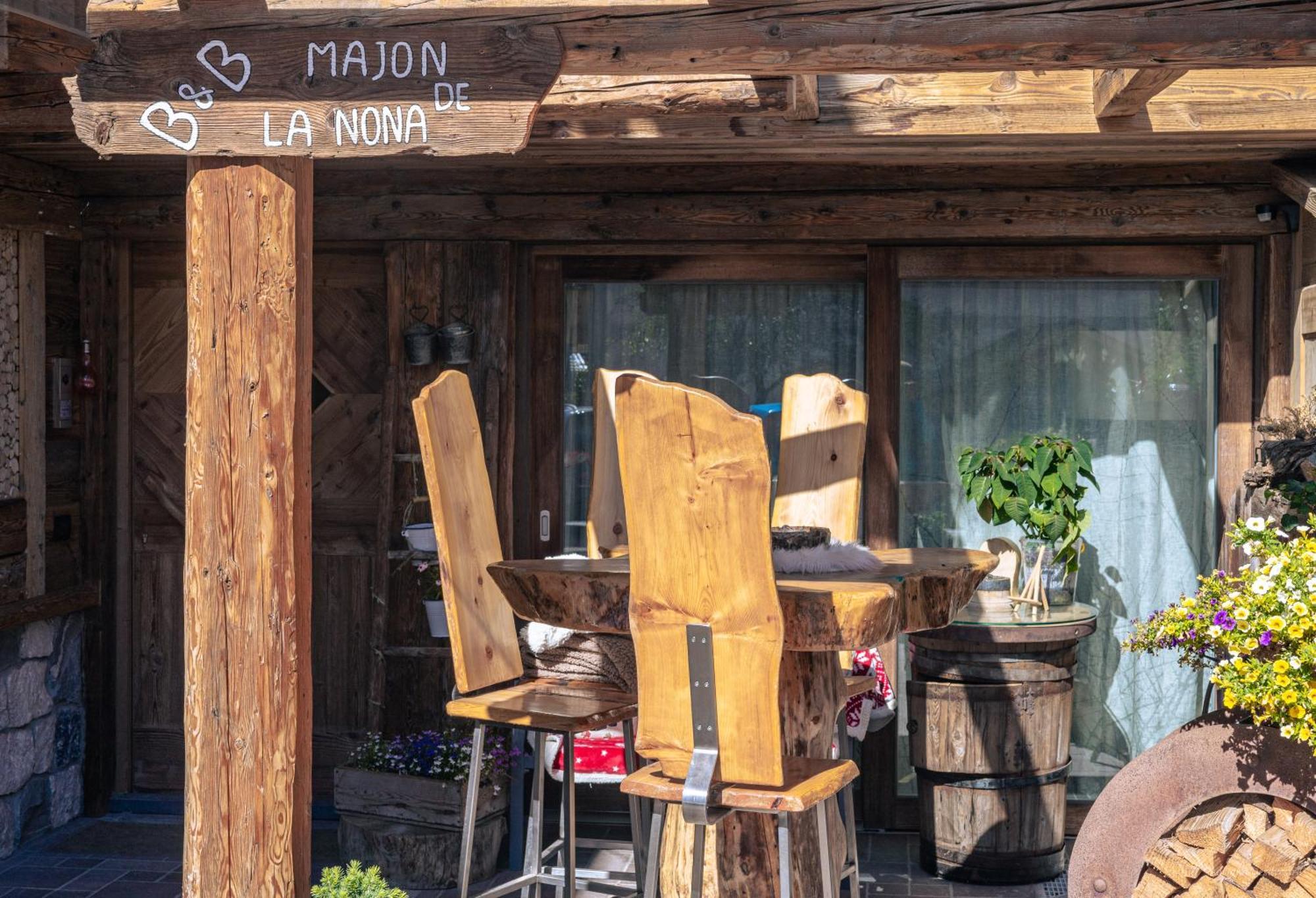 Majon De La Nona Hotel Pozza di Fassa Luaran gambar