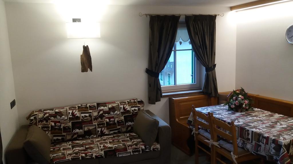 Majon De La Nona Hotel Pozza di Fassa Luaran gambar