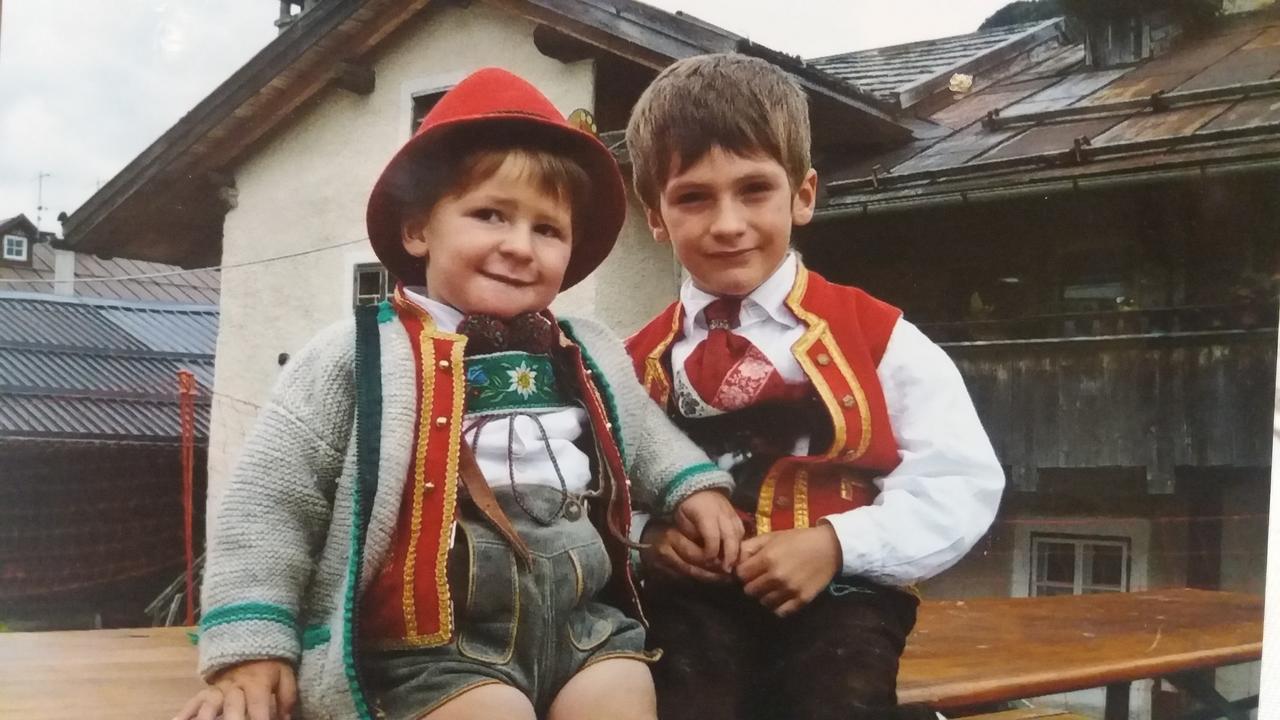 Majon De La Nona Hotel Pozza di Fassa Luaran gambar