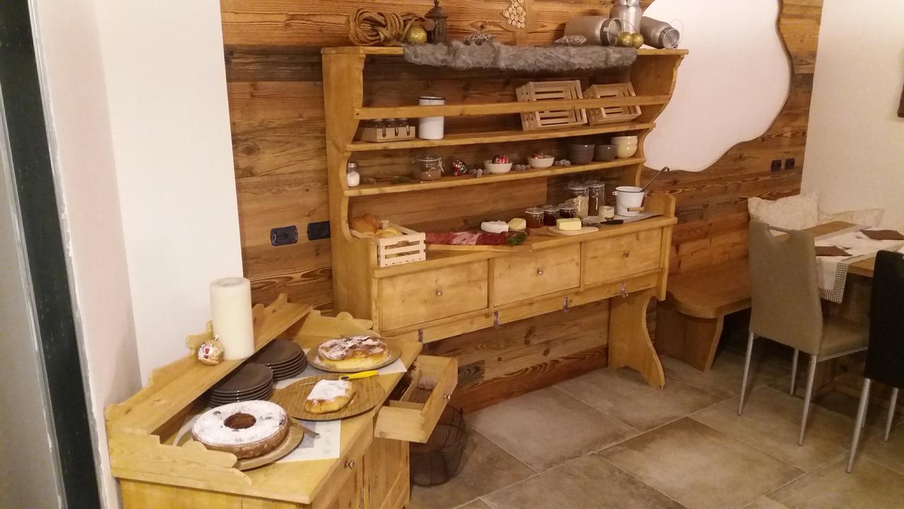 Majon De La Nona Hotel Pozza di Fassa Luaran gambar