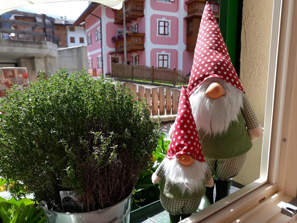Majon De La Nona Hotel Pozza di Fassa Luaran gambar